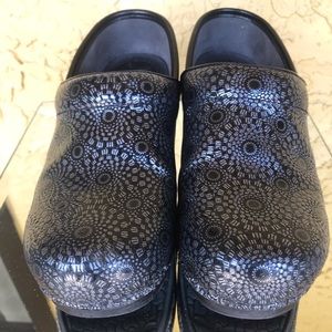 Dansko XP  black with metallic pattern “Like New”
